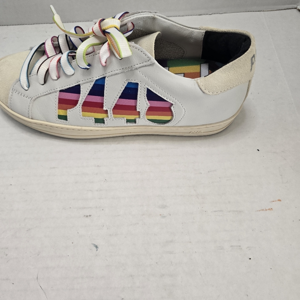Women athletic shoes
